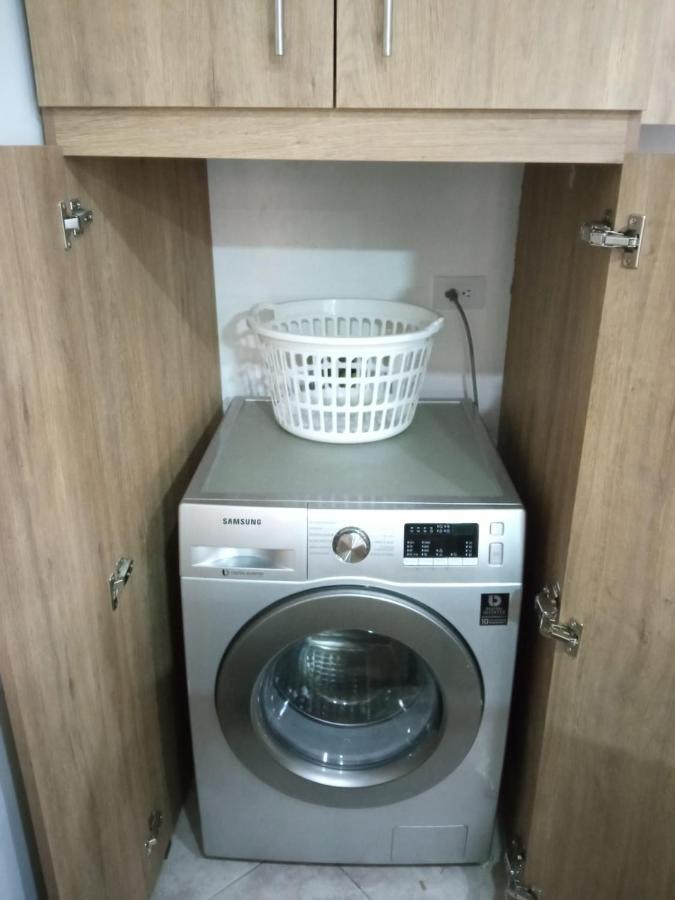Acogedor Apartaestudio Ubicado En Laureles Apartment Меделин Екстериор снимка