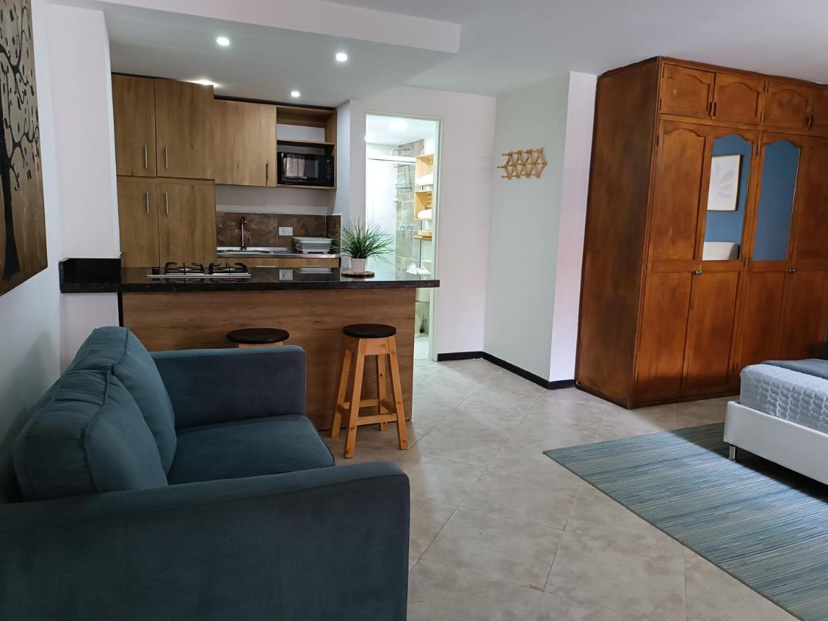 Acogedor Apartaestudio Ubicado En Laureles Apartment Меделин Екстериор снимка